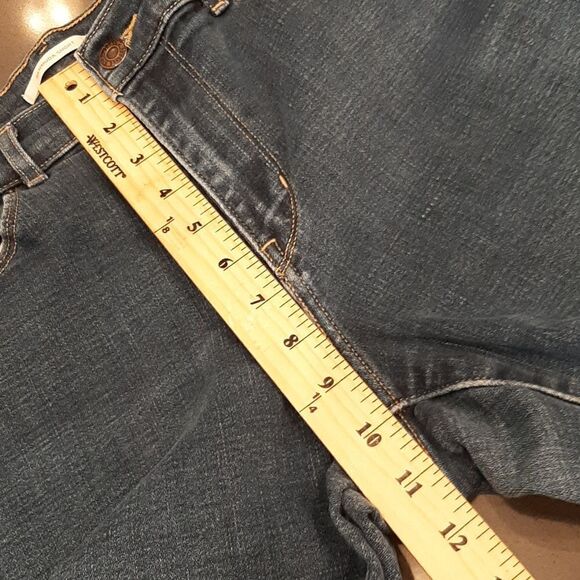 Levis Bermuda Jean Shorts - Picture 7 of 7